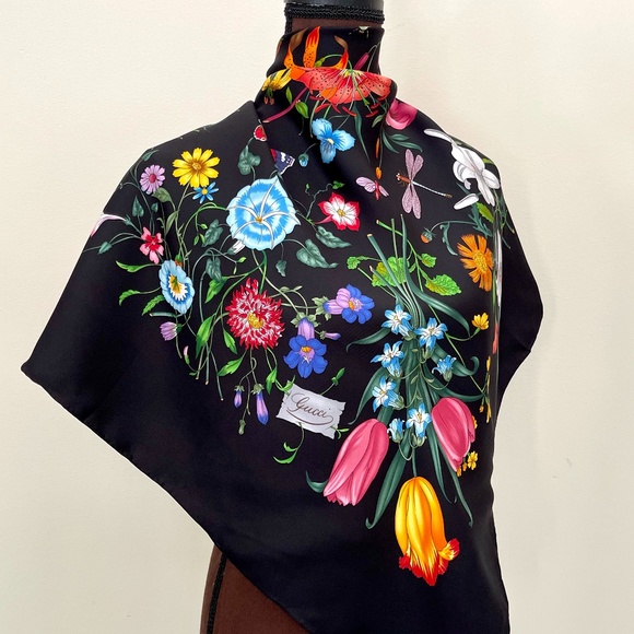 New Gucci Scarf Floral 1 Print Iconic Multicolor Black Silk Wrap - Picture 1 of 13